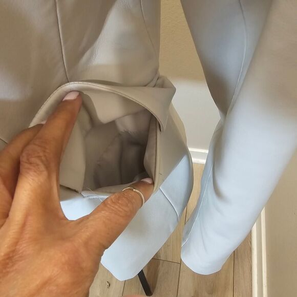 BCBGMAXAZRIA Vegan Leather Blazer Size Small - Picture 4 of 9